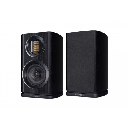 WHARFEDALE EVO 4.1. 2-way / 2-speaker bass-reflex monitor and exceptional quality / price ratio.
