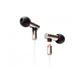 FINAL AUDIO E5000. In-ear headphones with an exceptional quality/price ratio.