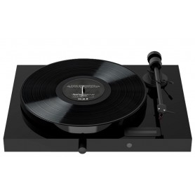 PRO-JECT Juke Box E1. All-in-one Plug & Play turntables for audiophiles.