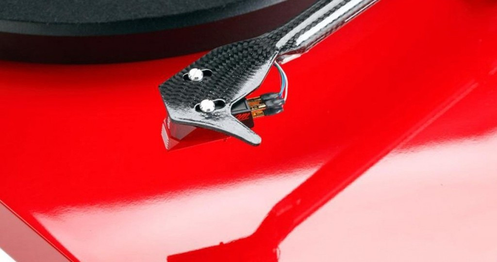 ¿Cómo ajustar el brazo de su tocadiscos?