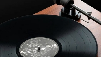 New Pro-Ject E1 turntable